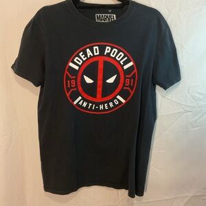 Marvel Deadpool Anti-Hero Tee - Black and Red Sz M